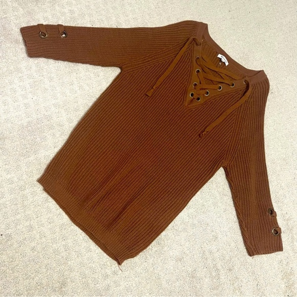 Miracle Brown Lace Up Ribbed V-neck Sweater | M/L